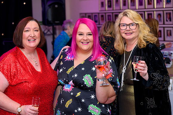 231208_Unique_Ladies_Christmas_Do-6796